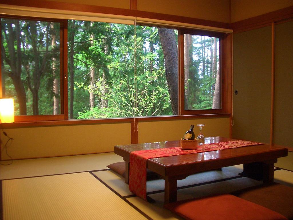 Shikitei Hotell Fujiyoshida Rum bild