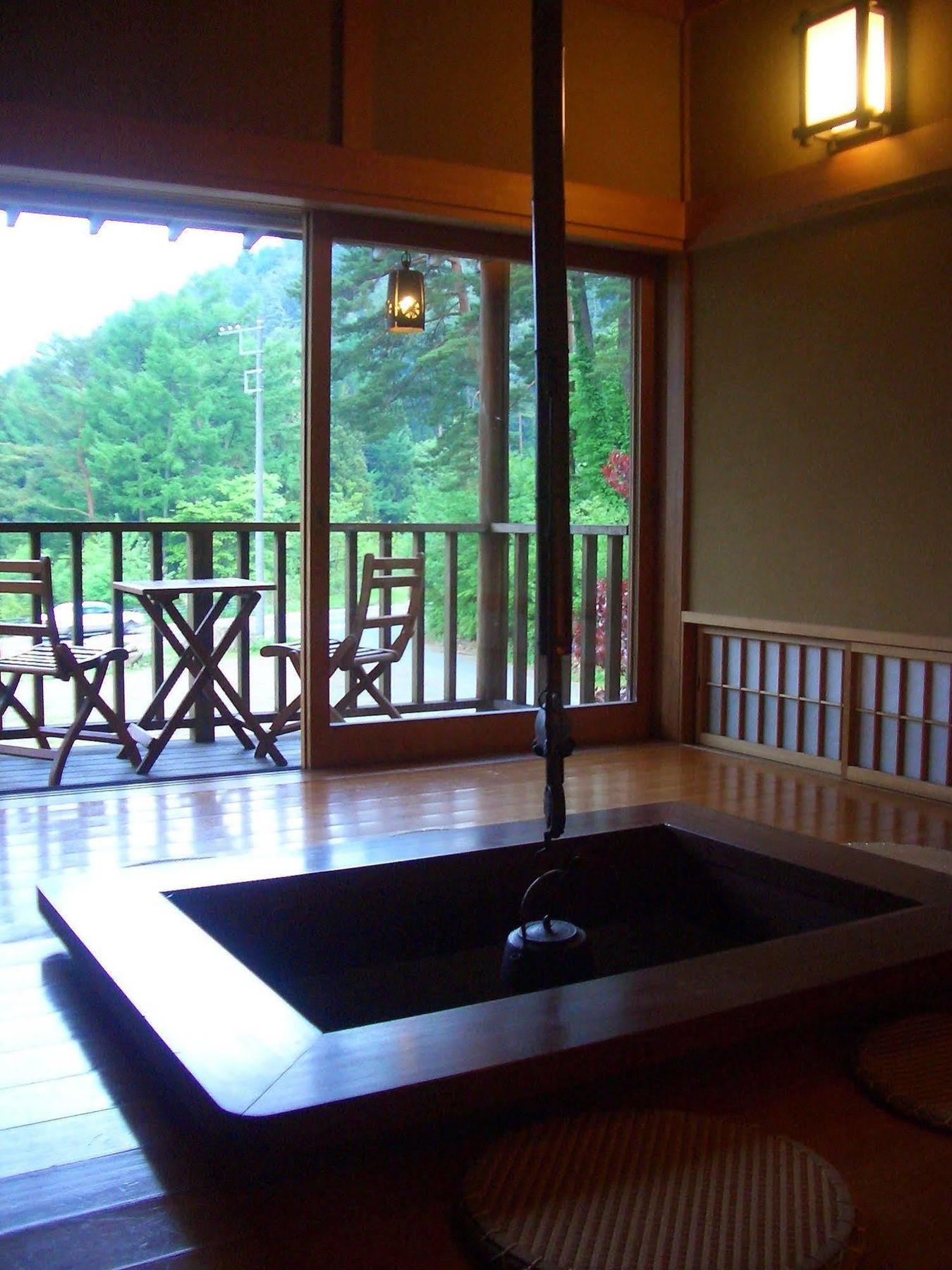 Shikitei Hotell Fujiyoshida Exteriör bild